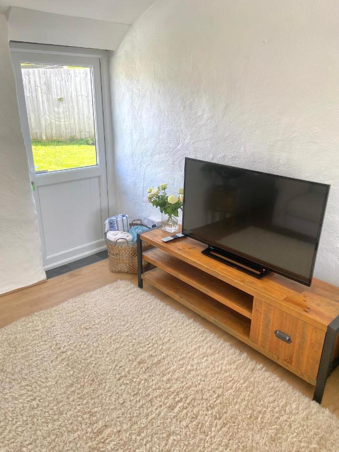 Idyllic Cornish Cottage, Superking Bed, Private Garden Dogs Welcome Truro Exterior photo